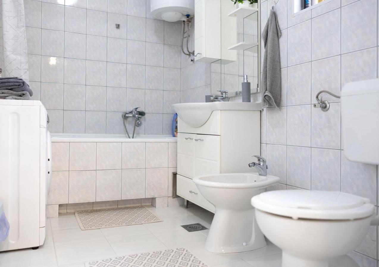 Apartment Teatar Tuzla Exterior photo