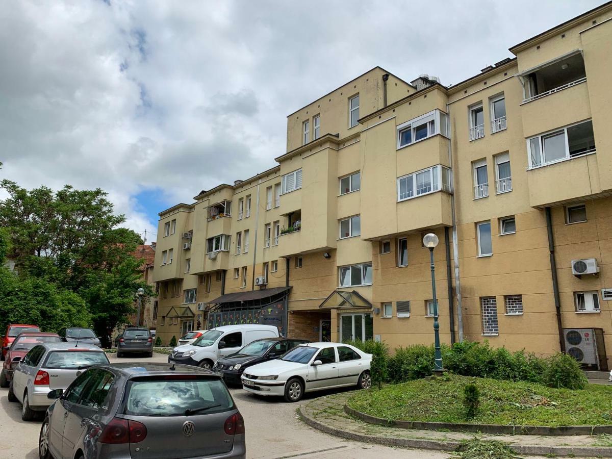 Apartment Teatar Tuzla Exterior photo